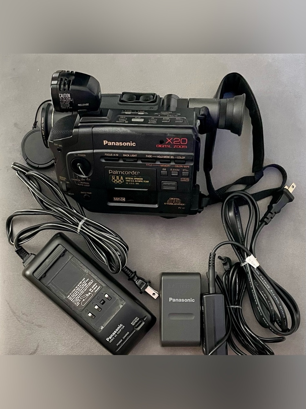 Panasonic Palmcorder PV-42D VHS-C Camcorder - For Parts/Repair Untested